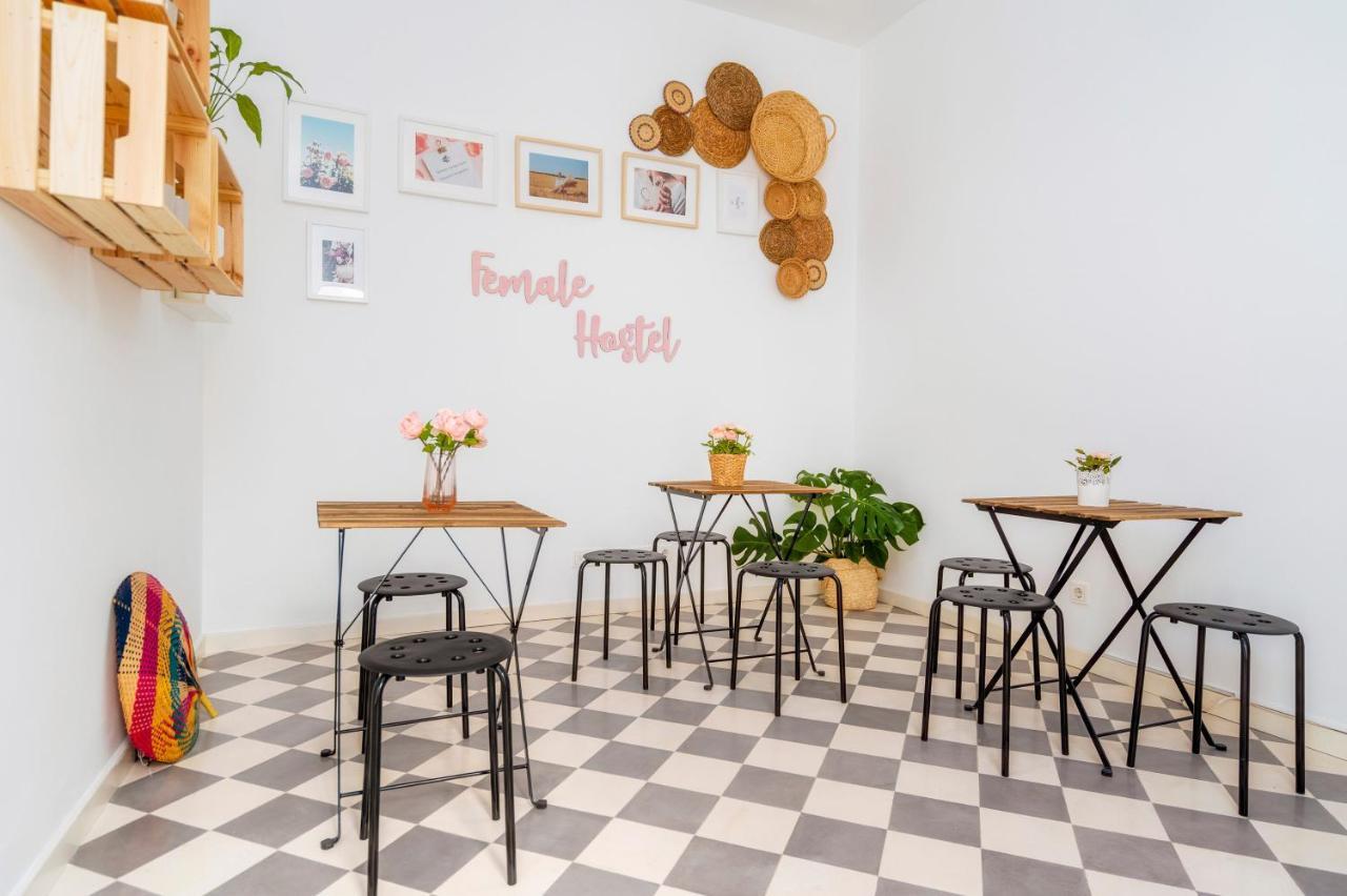 Female Hostel Фаро Екстериор снимка